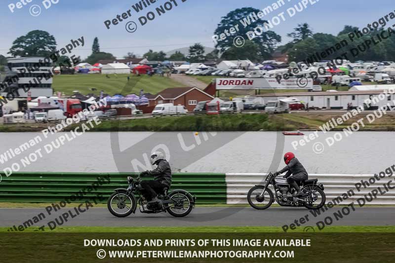 Vintage motorcycle club;eventdigitalimages;mallory park;mallory park trackday photographs;no limits trackdays;peter wileman photography;trackday digital images;trackday photos;vmcc festival 1000 bikes photographs